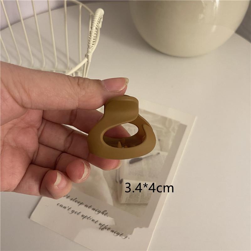 1pcs Korean Coffee Large Hair Claws Acrylic Hairpins Barrette Crab Hair Clips Headwear for Women Girls Braiders Hair Accessories