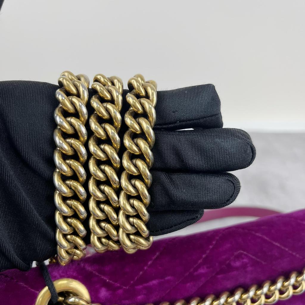 [Pre-Owned] GG Marmont Vintage Logo Quilted Velvet Shoulder Bag Small - Very Good #C77IEF