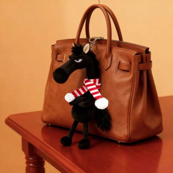 Подвеска Лошадь Плюшевый Материал Брелок для Сумки 2026 Год Лошади Подвеска Мягкая Текстура Шарм Лошадь Украшение для Сумки
