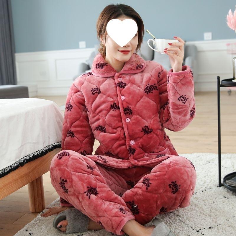 Пижама женская трехслойная утолщенная и милая зимняя можно носить больших размеров теплая стеганая домашняя одежда