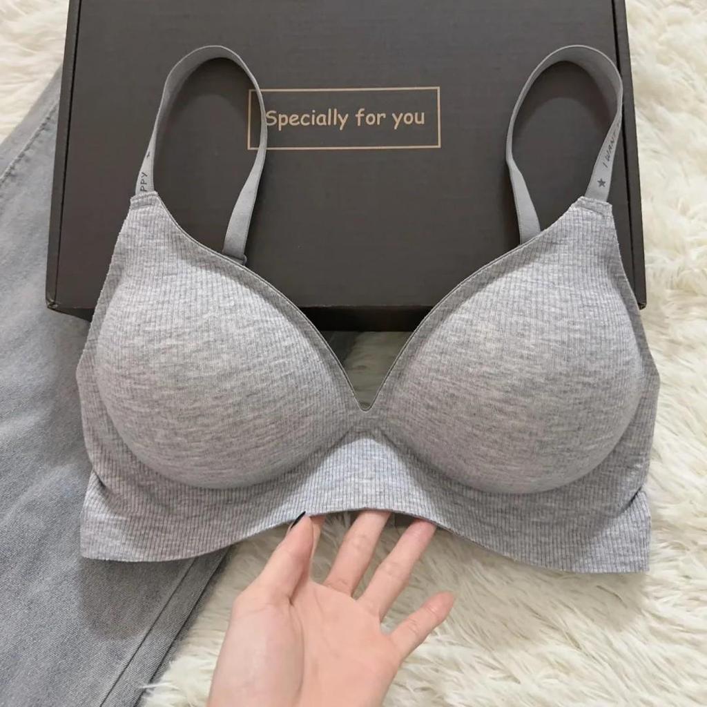 Japanese Wirefree Deep V Seamless Bra - Comfortable, Lightweight, Simple Design for Small Busts In Summer