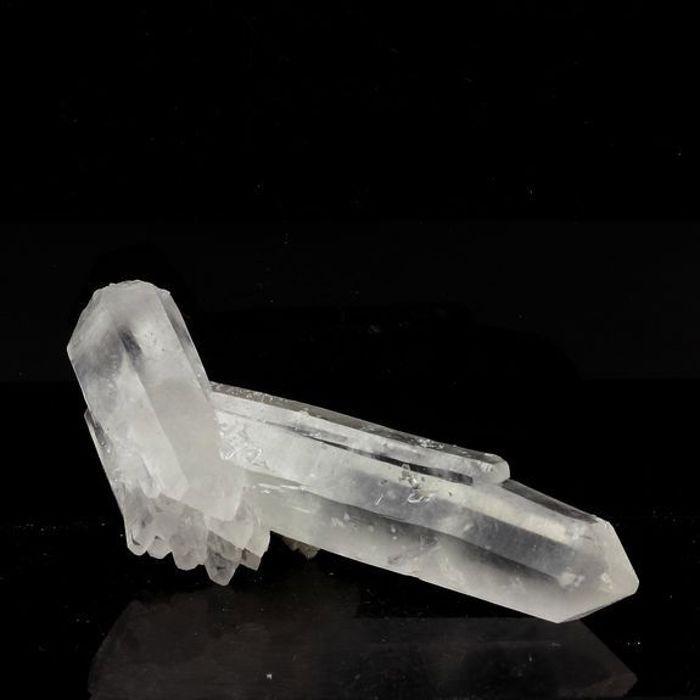 Pierres et Minéraux. Quartz biterminé. 96.10 ct. Mine de Oulles, Massif du Taillefer, Isère, France.