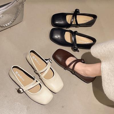 Темпераментные туфли с квадратным носком на плоской подошве женские 2025 новые весенне-осенние французские ретро Мэри Джейн маленькие кожаные туфли с открытым верхом для работы