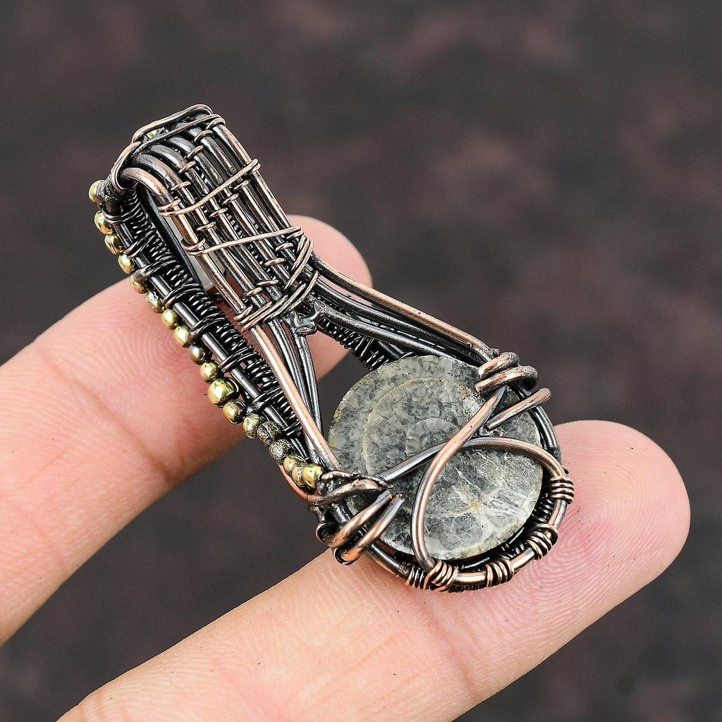 Подвеска Orthoceras Fossil, подвеска из медной проволоки, уникальный дизайн подвески из меди, ювелирное изделие из проволоки ручной работы, подвеска из радужного лунного камня