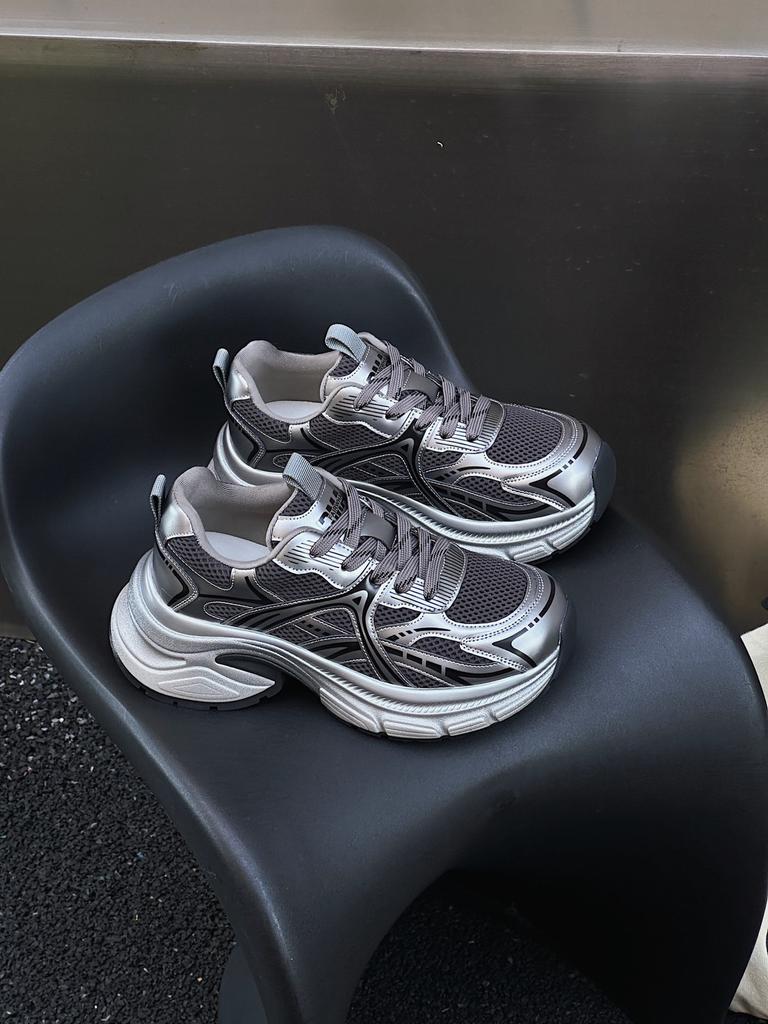 Suction Film Sole Dad Shoes Women's 2025 Spring and Summer New Thick Sole Heightening Retro Sports Shoes Women's Casual Versatile Shoes Children