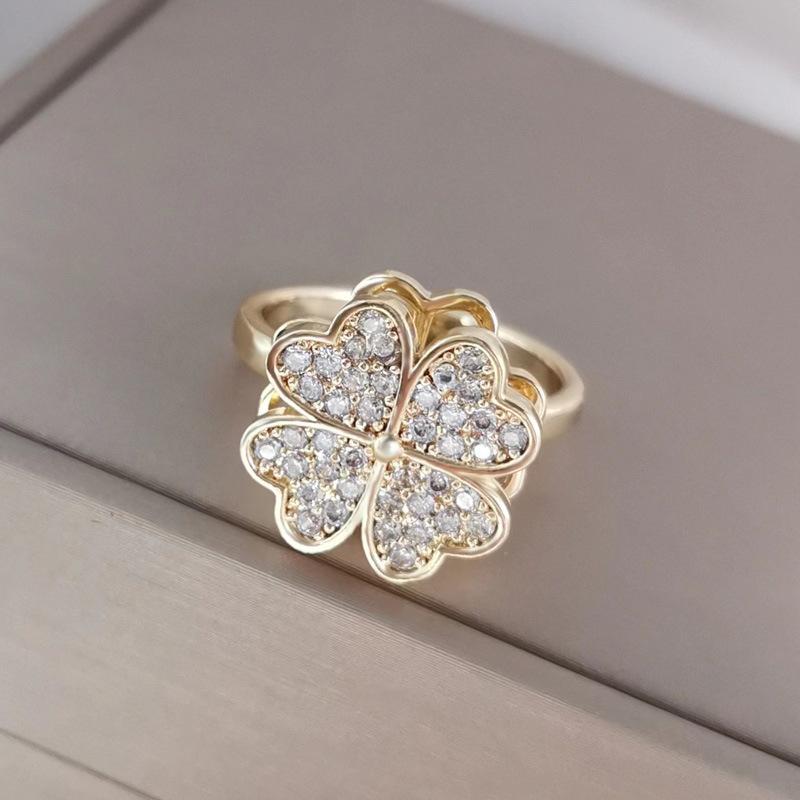 High-Grade Luxury Rotating Four-Leaf Clover Ring Female Niche Design Open Finger Ring Super Nice Girls Ring