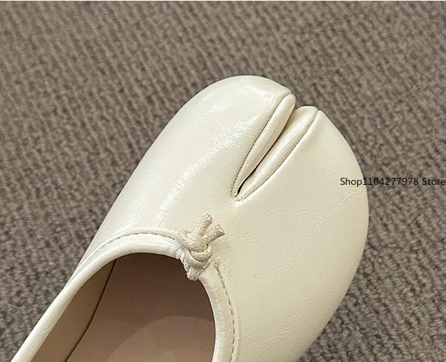 Модная обувь таби в японском стиле, женские удобные кожаные балетки с раздвоенным носком, лоферы, женские туфли Мэри Джейн, мокасины, женские балетки