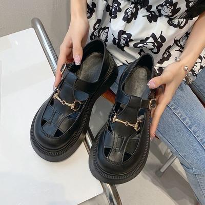 Сандалии в римском стиле для школьниц, одинарные туфли 2024 года, летние новые туфли на каблуке-бублике в британском стиле на платформе с полым ретро-дизайном