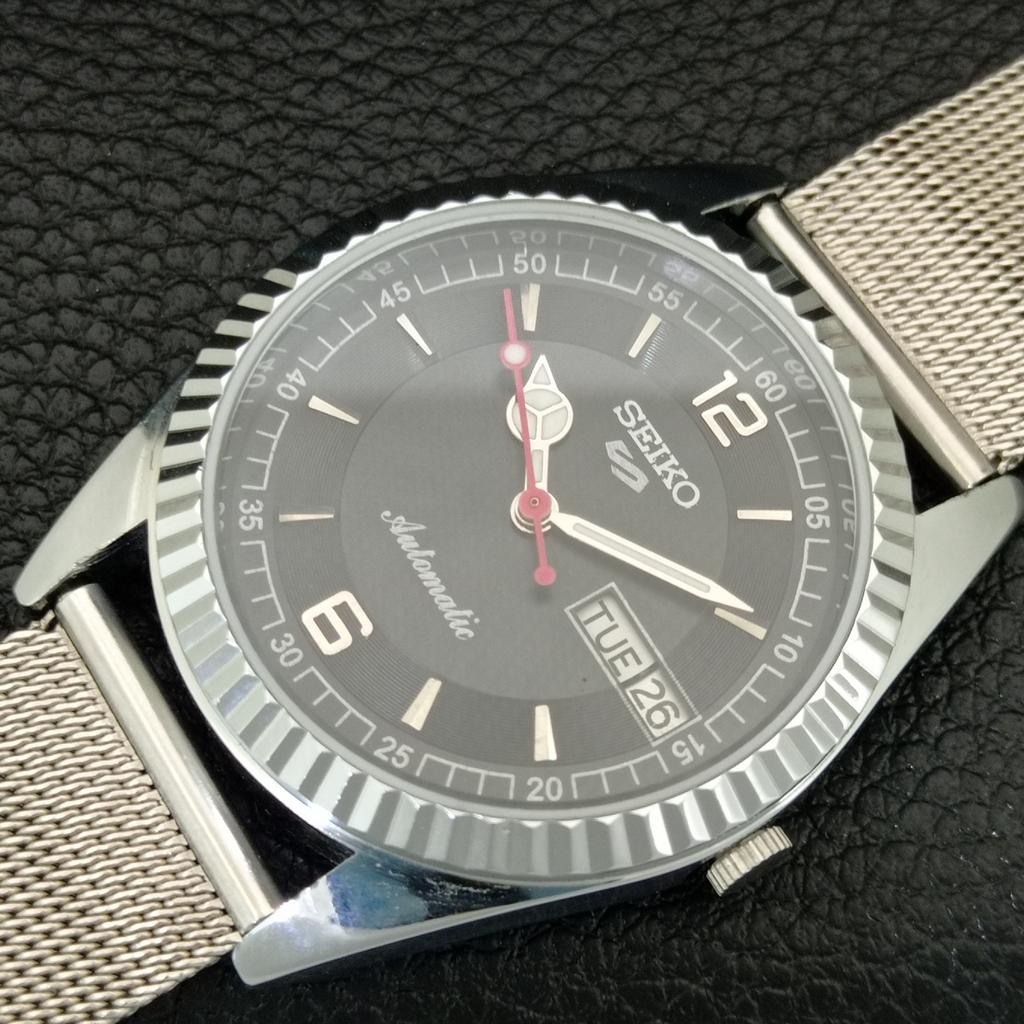 ВИНТАЖНЫЕ ОТРЕМОНТИРОВАННЫЕ МУЖСКИЕ АВТОМАТИЧЕСКИЕ ЧАСЫ SEIKO 5 ЯПОНИЯ ЧЕРНЫЙ ЦИФЕРБЛАТ a444505-1