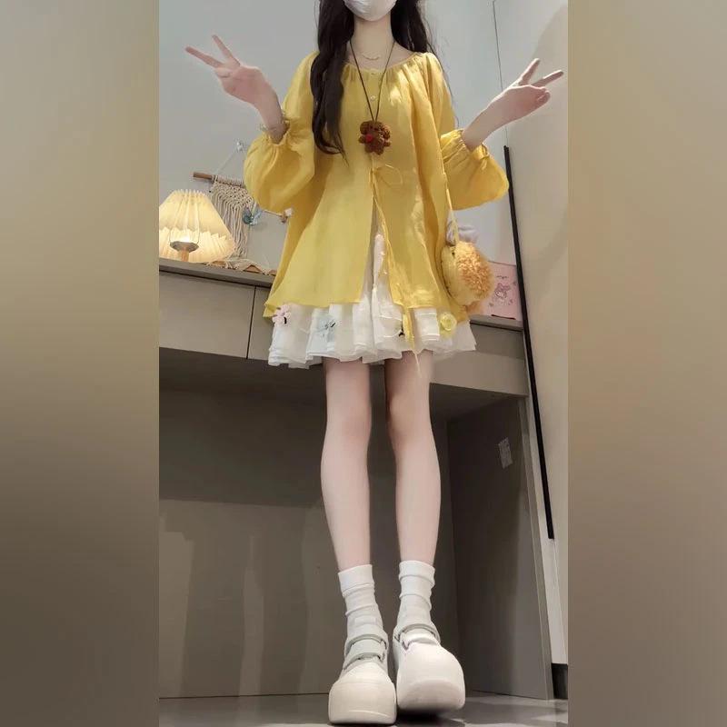 Milk-Toned Outfit: Early Spring/Autumn 2026 French Style Loose Shirt with White Short Skirt