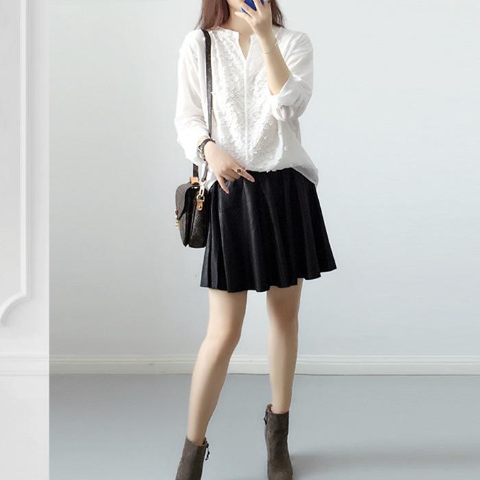 Spring Autumn White Blouse Women's V-neck 3d Embroidery Jacquard Lace Bubble Long Sleeves Basic Shirt