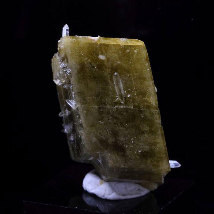 Pierres et Minéraux. Siderite, Quartz. 63.0 ct. Mésage Mine, Vizille, France..