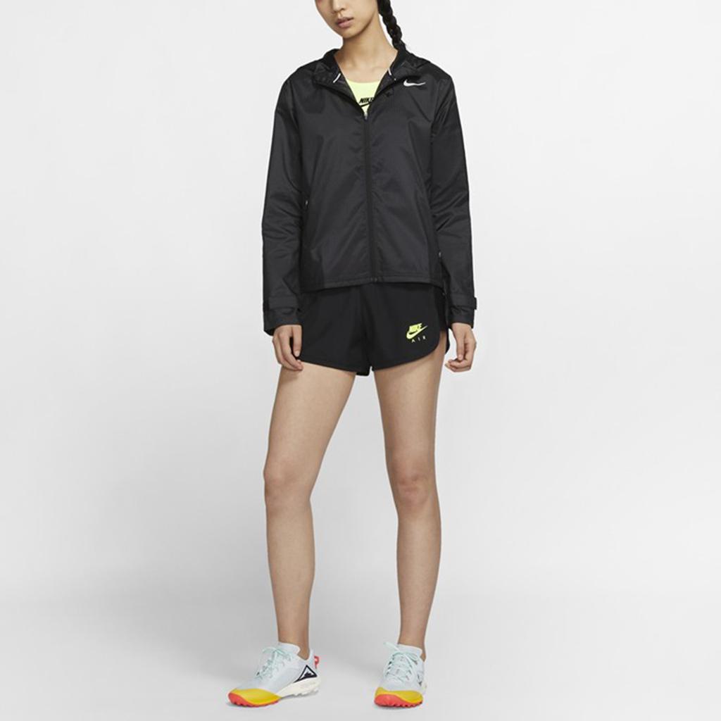 Nike Женская куртка с капюшоном для бега Essential, черные CU3218-010