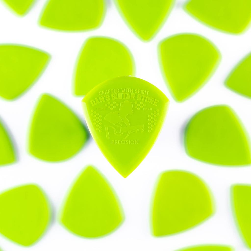 Guitar Store Precision Guitar Pick Mini Этот медиатор с 10 двойными фасками и дополнительным захватом идеально подходит для быстрых песен и скоростной игры, требующей особого внимания.