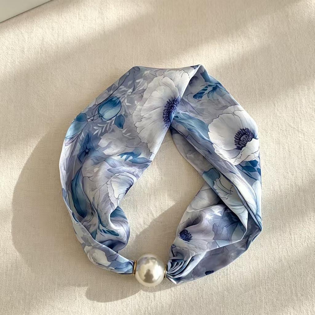 Fashion new magnetic pearl silk scarf versatile high-end neck protection scarf women's light luxury exquisite necklace scarf