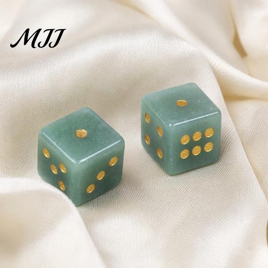 Tabletop Game Dice Natural Hand Carved Stone Dice, Mini Healing Faux Crystal Casual Night 6-Sided Golden Dots for Board Game, Casino Polished