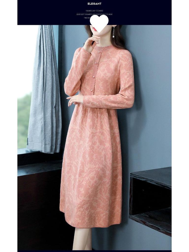 Осень Зима 2025 Платье-свитер длинной вязки с высоким воротом и узором