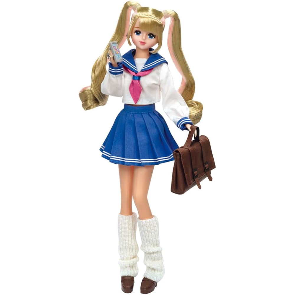 Takara Tomy Licca Doll with Dress-Up Accessories for Role Play Toys Ages 3 and Up