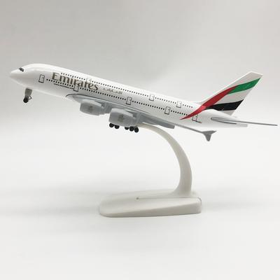 A380 Авиалайнер Emirates Airbus Сплав Металл 20см 1:400 Модель ОАЭ с колесами шасси Украшение комнаты Подарки и