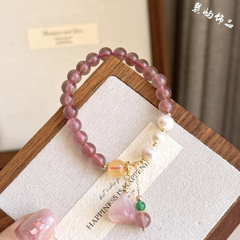 Gentle style strawberry crystal lotus bracelet, natural pearl accessories, spring-themed bracelet for girls, versatile and detachable pendant