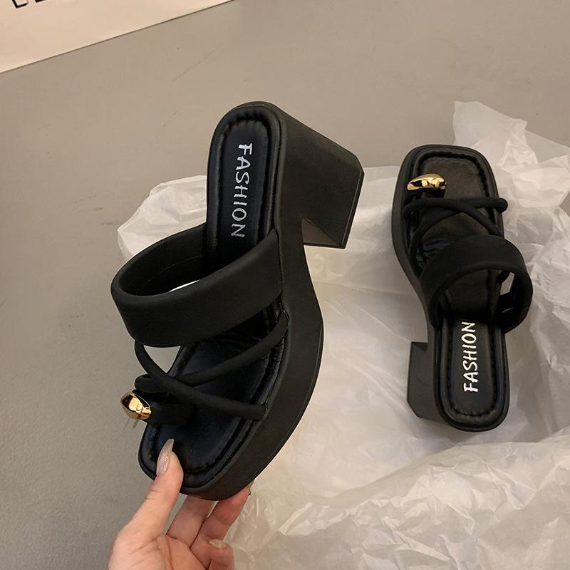 Большой размер крутые шлепанцы на высоком каблуке лето 2025 новая мода набор носок толстая подошва нескользящие повседневные шлепанцы на высоком каблуке тренд