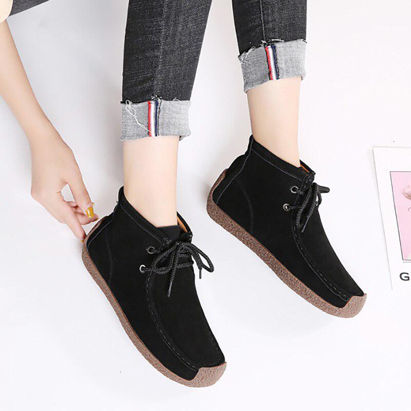 Женские замшевые мартинсы на шнуровке