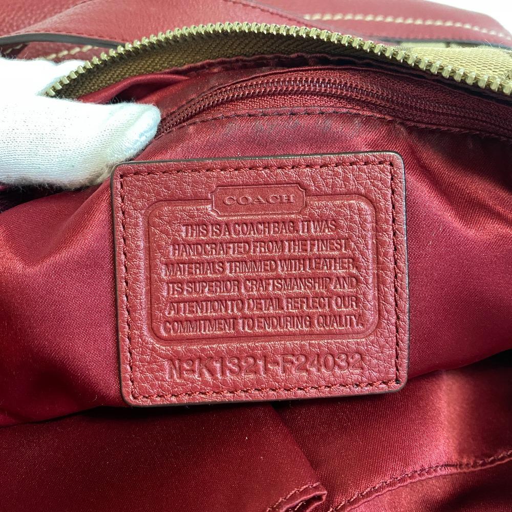 COACH F24032 Turn lock Signature canvas Shoulder Bag beige canvas Used