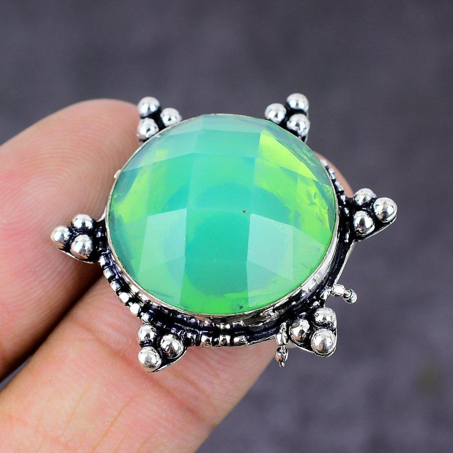 Кольцо из серебра 925 пробы с натуральным зеленым кунцитом, размер 8 I7Y15