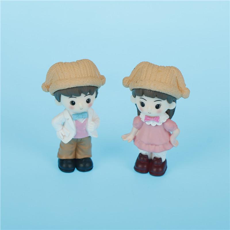 2PCS Exquisite Figurine Fairy Garden Decor Micro Landscape Decoration Couple with Hat Resin Miniature