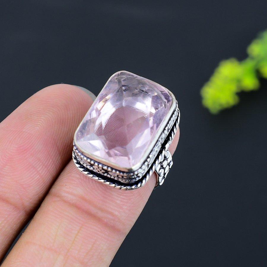 Кольцо из серебра 925 пробы с розовым кунцитом, размер 6, c3o87