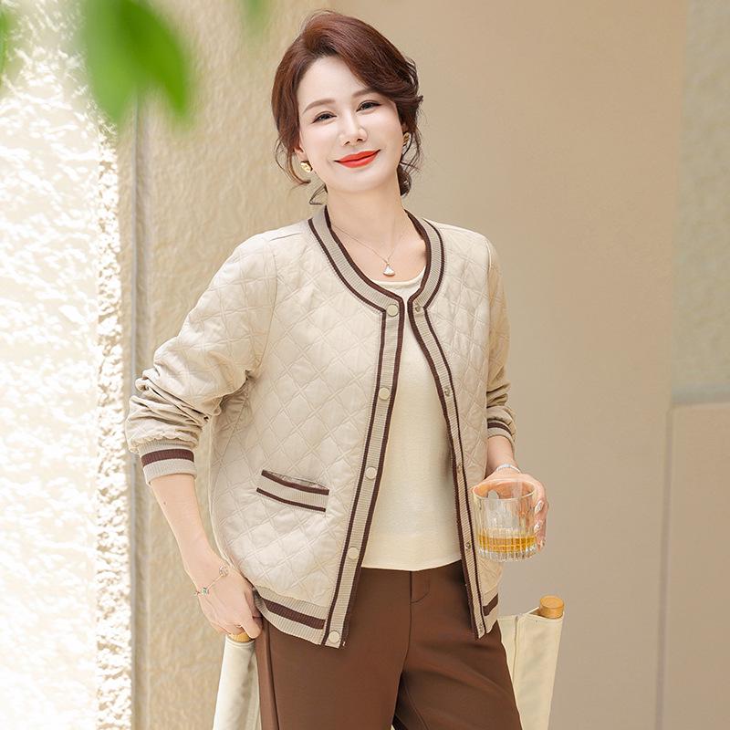 Mom's 2025 Autumn Petite Fragrant Women's Short Jacket: New Fashion for Middle-Aged & Elderly