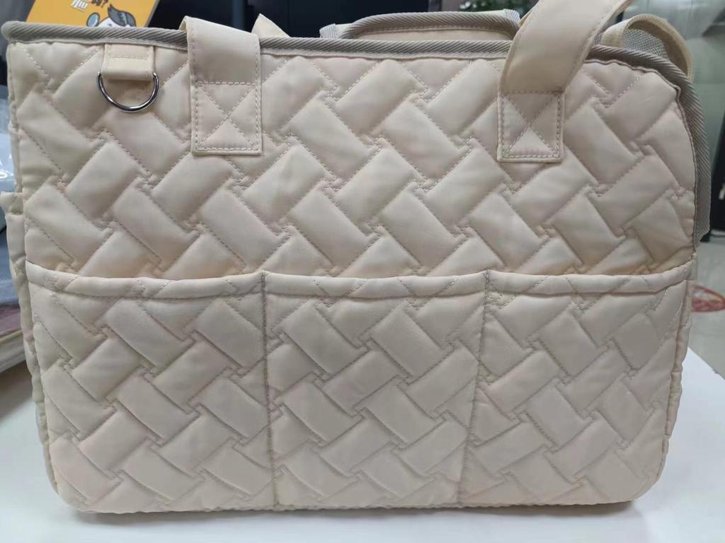 Crossbody Pet Carrier Bag: Stylish Shoulder Handbag for Cats & Dogs with Head-Out Design