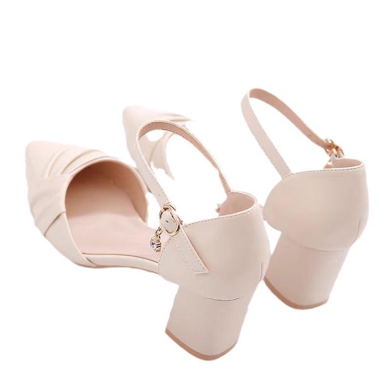 Женские туфли на лето 2024 года с мягкой подошвой, одним ремешком и острым носком на среднем каблуке