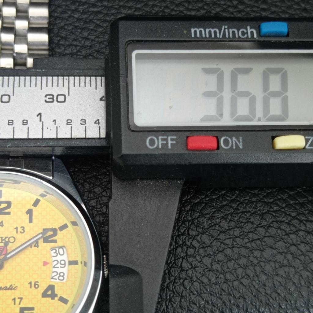 ВИНТАЖНЫЕ АВТОМАТИЧЕСКИЕ SEIKO 5 ВОССТАНОВЛЕННЫЕ ЯПОНСКИЕ МУЖСКИЕ ЧАСЫ С ЖЕЛТЫМ ЦИФЕРБЛАТОМ a443731-1