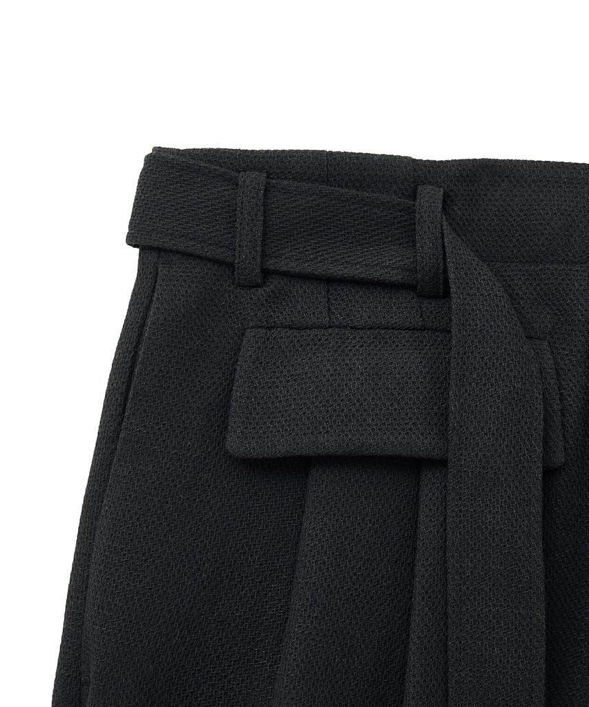 NOIRER Belted Six-Pocket Half Pants (Black)