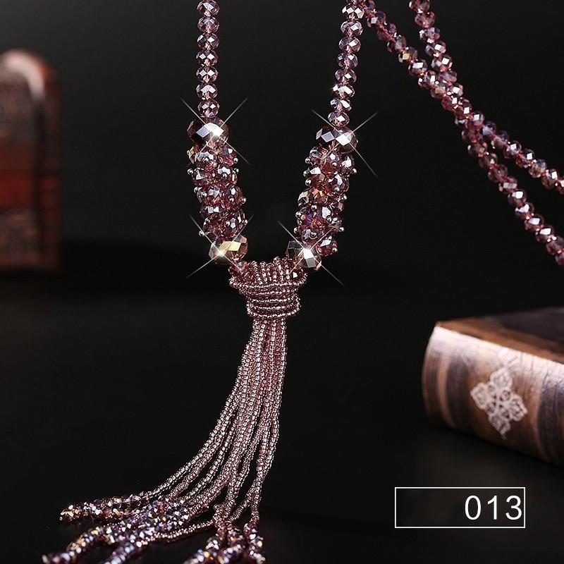 Прекрасное ожерелье с бисером различных расцветок