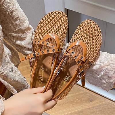 Модные дышащие балетки из сетки, женские модные балетки с дизайном заклепок и пряжки ремня, женские легкие и удобные летние повседневные кроссовки