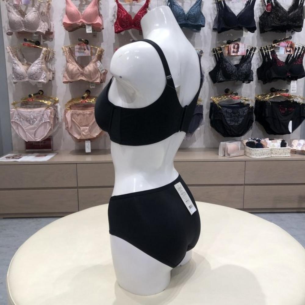 Triumph Черный Комплект Бюстгальтер и Трусики 75c 85e Модель Tce002475tbe002526k9