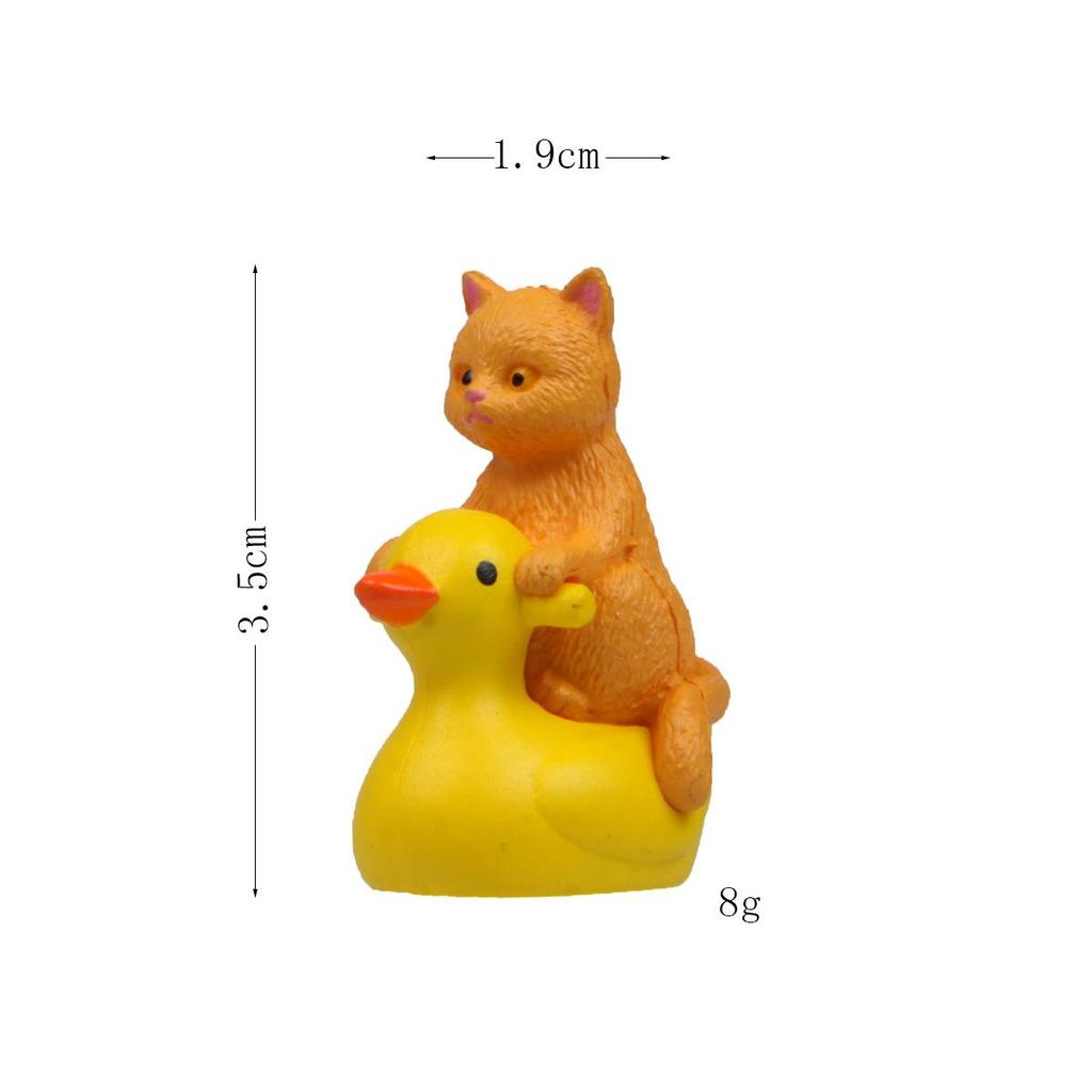 Игривая кошка и котенок, фигурки: Ручная роспись декора «Микро-пейзаж» с 5 фигурками, сидящими на желтых уточках.