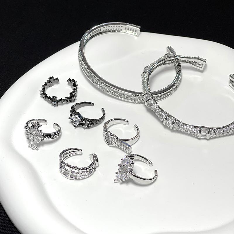 Cross Dark Premium Light Luxury Открытое кольцо набор Холодный ветер Циркон Любовь Бант кольцо