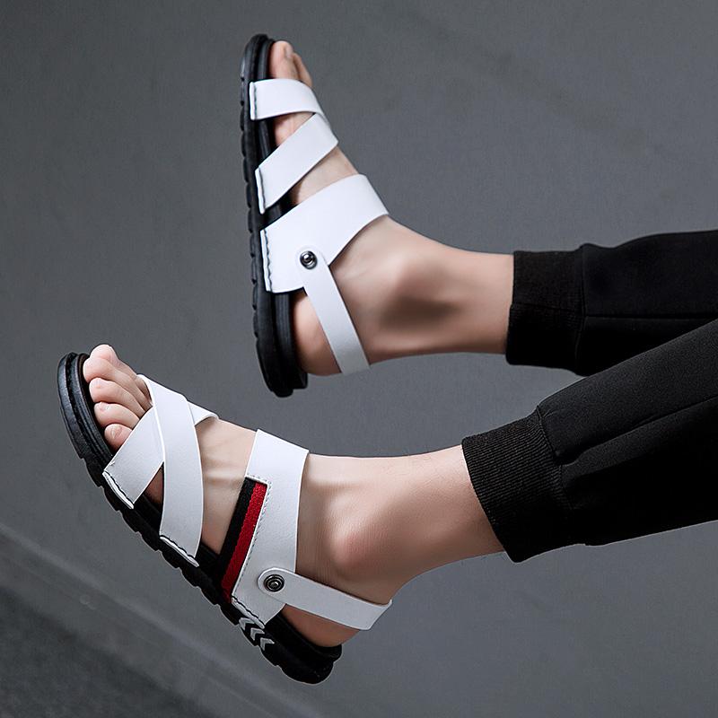 Летняя обувь для мужчин 2024 года, дизайнерские повседневные кожаные пляжные сандалии на плоской подошве из вспененного материала, роскошные кроссовки, мужская обувь, мужские черные тапочки