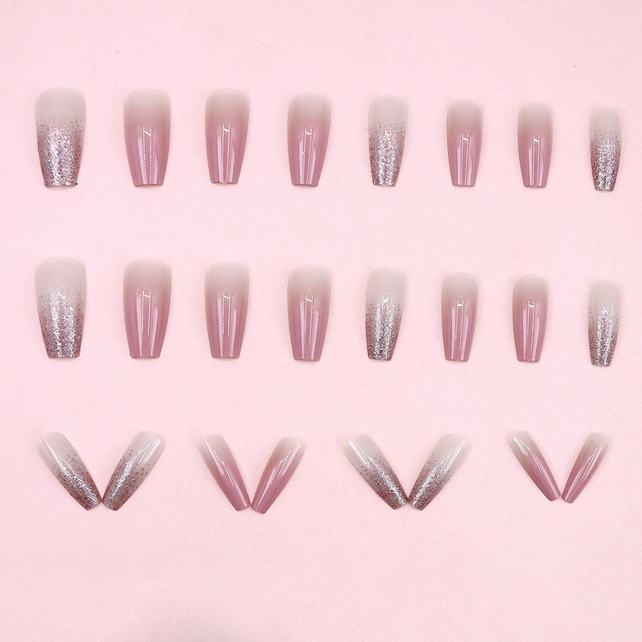 24 шт. Крупные блестки сочетаются с розовыми подушечками для ногтей, что очень важно для привлечения внимания.. Нежные девушки носят нейл-арт.