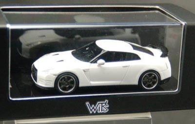 Nissan 2011 Spec V Brilliant White Pearl Готовая модель WIT'S 1/43 GT-R