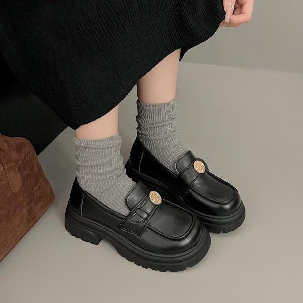 Женские лоферы на толстой подошве с одним ремешком, новинка осени и зимы 2025, ретро, маленькие кожаные туфли, британский стиль, толстый каблук, одинарные туфли, стиль «маленькая фея»