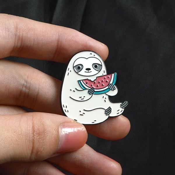 Очаровательный мультяшный эмалевый пин-значок с ленивцем мятно-зеленого цвета, идеально подходящий для стильных лацканных аксессуаров