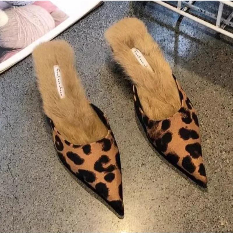 New Women Fur Slippers Pointed Toe Women Mules Slipper Fashion Ladies Elegant Dress Sandal Square Low Heel Slip On Slides Shoes
