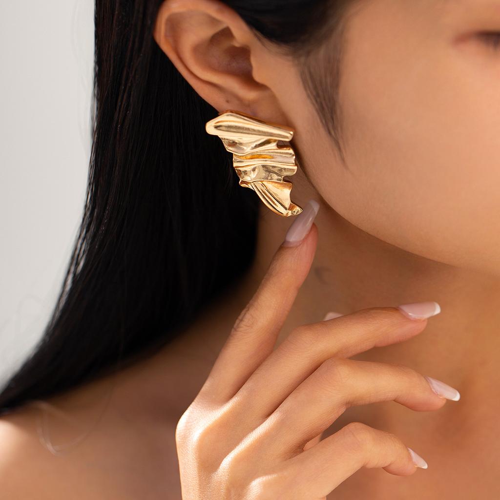 Преувеличенные многослойные серьги-складки Sense, простые глянцевые плиссированные серьги из сплава, персонализированные трендовые нерегулярные жидкие украшения холодного серебристого цвета