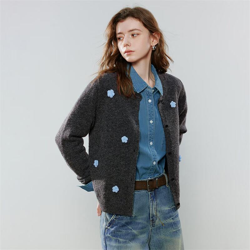 Chuyu Women's Round Neck 3D Floral Knit Cardigan