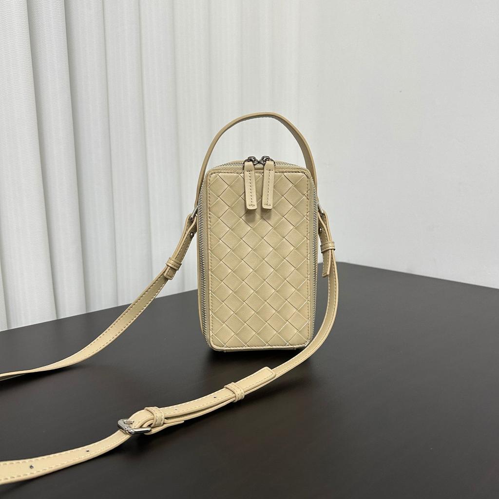 Leather woven mobile phone bag for women, summer new lightweight and simple mini square bag niche shoulder messenger bag