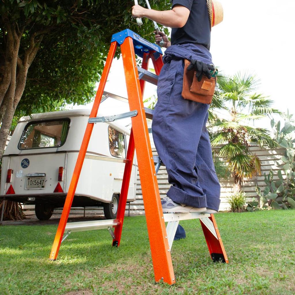 DULTON ФИБЕРГЛАССОВАЯ ЛЕСТНИЦА 3 СТУПЕНИ ОРАНЖЕВАЯ Фиберглассовая лестница 3 ступени оранжевая Dulton индустриальный американский винтаж мужественный D2310 [Номер детали Y-0604-3OR]